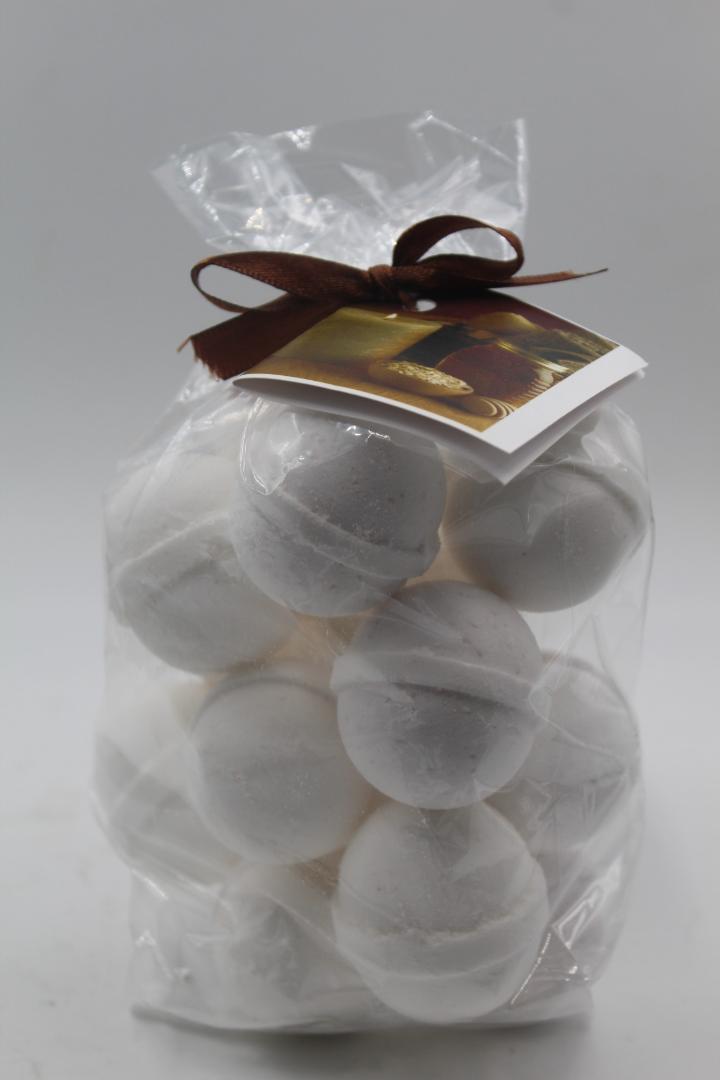 14 bath bombs in Darlin' Clementine gift bag bath fizzies, great for dry skin, shea, cocoa, 7 ultra rich oils