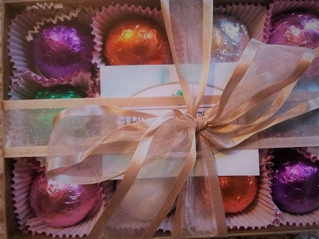 Gift Set with 12 Best Sellers 1.6 oz bath bombs, foil wrapped, great for dry skin, perfect for gift giving or keeping for yourself