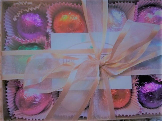 Gift Set with 12 Luxury Bath Bombs Best Sellers - foil wrapped 1.6 oz bath bombs, perfect for gift giving or keeping for yourself