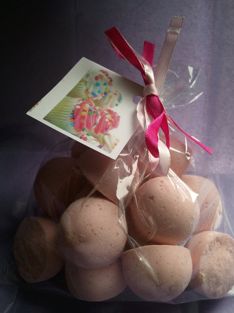 14 bath bombs (Buttercream Cupcake) gift bag bath fizzies, great for kids...and adults too