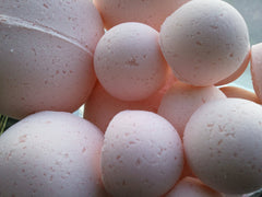 14 bath bombs in Viva la Juicy (Juicy Couture Type)  fragrance, great for dry skin, moisturizing